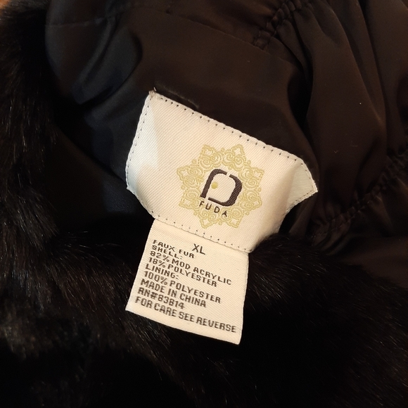 Fuda reversible faux fur vest - Picture 7 of 8